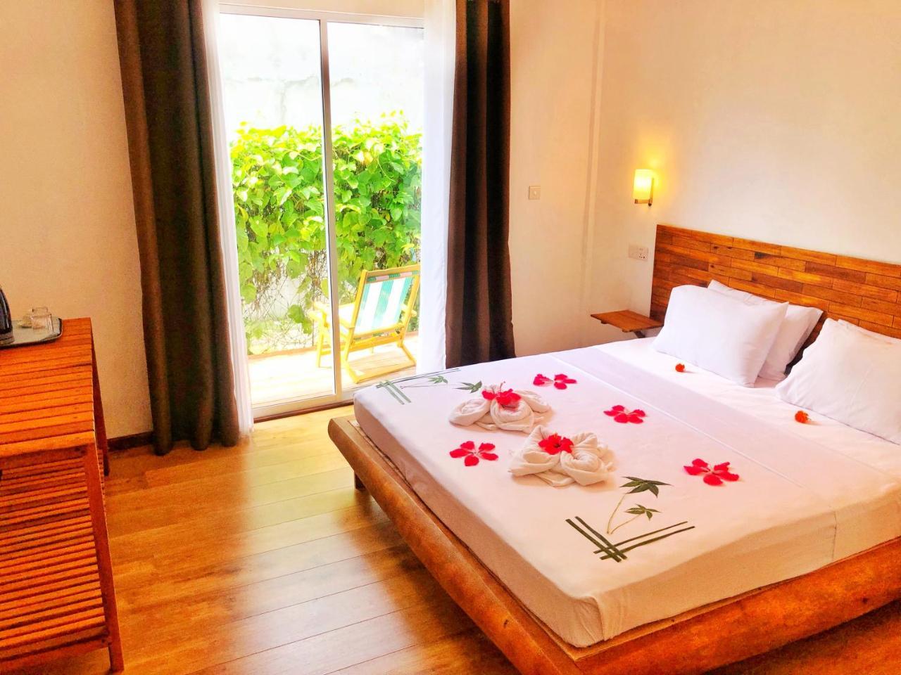 Wow Retreat Hotel Felidhoo Exterior photo